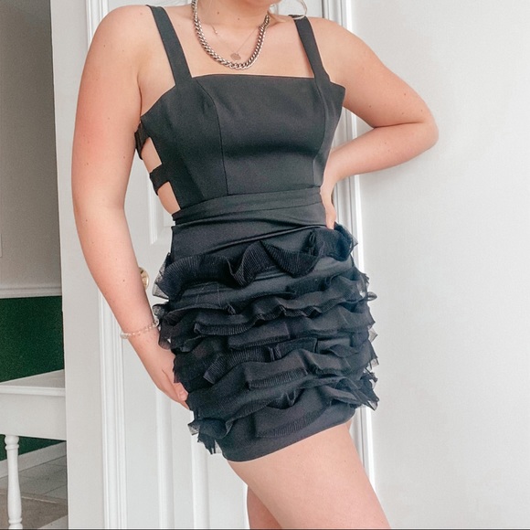 ✨NWT✨ - Little Black Dress BCBG - Picture 2 of 3